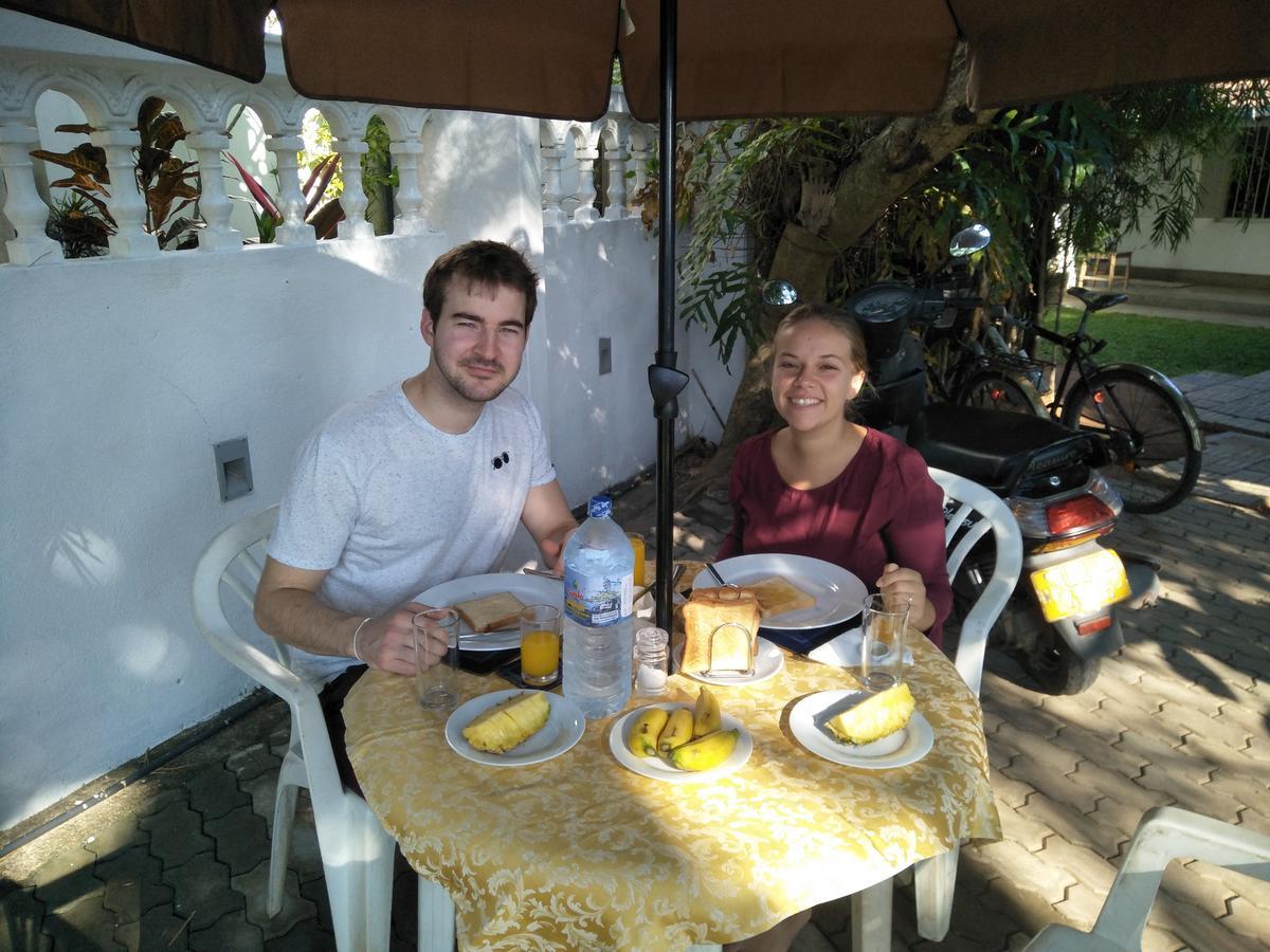 Dions Guest House Negombo Exterior foto
